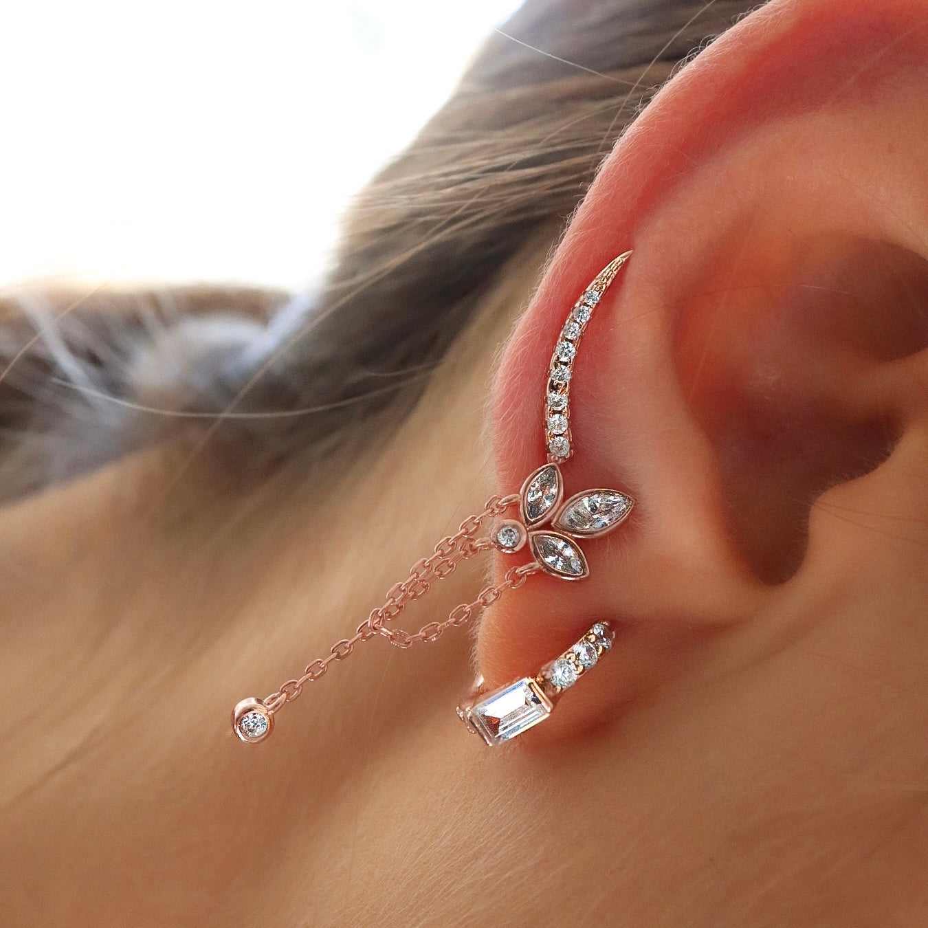Nil hoop earring